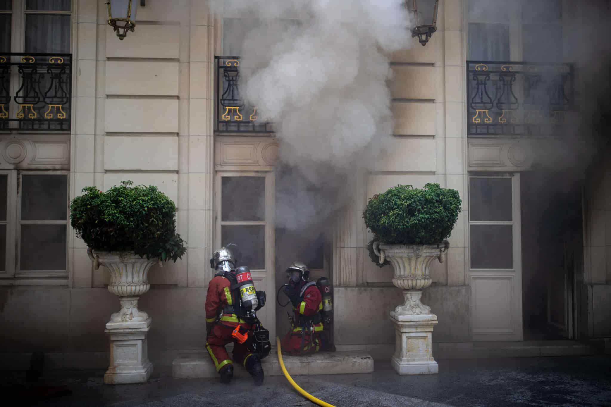 Paris : un fourgon de police prend feu sur le périphérique - Le